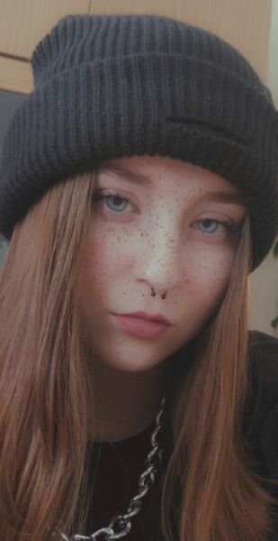  ,   Kira, 21 ,   ,   