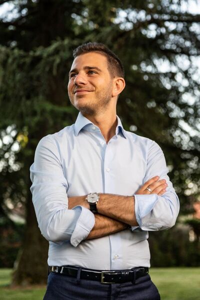  ,   Alex, 37 ,   ,   