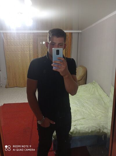  ,   Pavel, 32 ,   ,   , c 