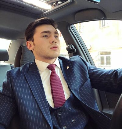 ,   Emir, 29 ,   ,   , c 