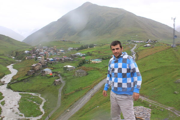  ,   Gio, 39 ,   
