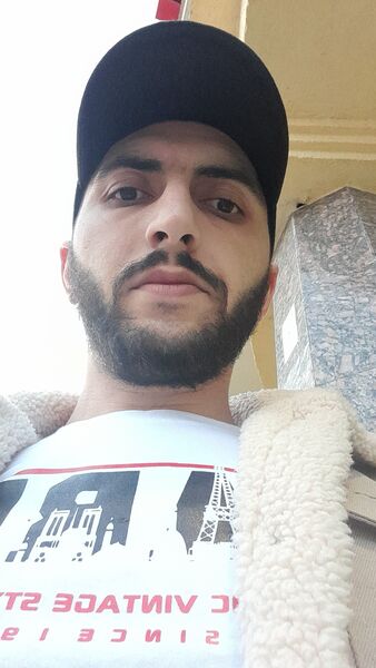  ,   Arman, 28 ,   ,   , c , 