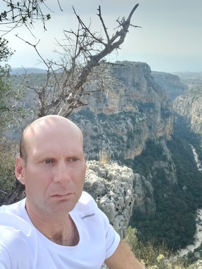  -,   Andrei, 40 ,   ,   , c 