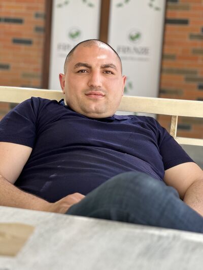  ,   Arsen, 31 ,   ,   