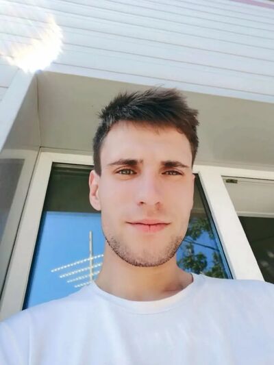  ,   Artyom, 25 ,   ,   