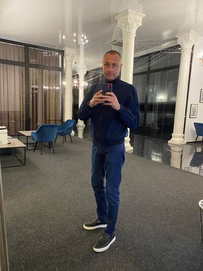  ,   Petro, 42 ,     , c 