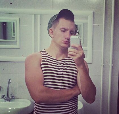  ,   Alexander, 32 ,   