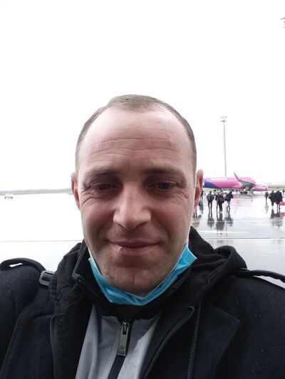  ,   Lasha, 39 ,   ,   