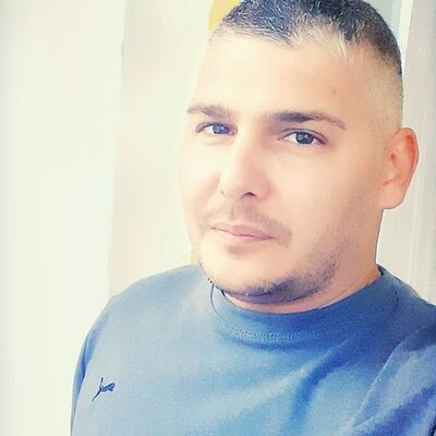  ,   Artur, 40 ,   ,   