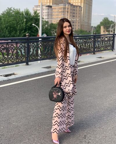  ,   Mademuasel, 24 ,   ,   , c 