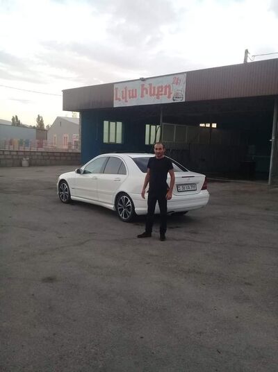  ,   Tatul, 42 ,   ,   