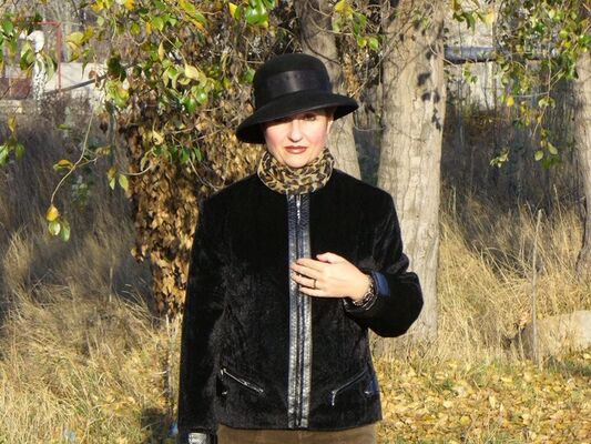  ,   Mila, 54 ,   