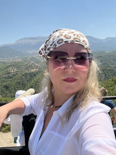  ,   Lubov, 41 ,   ,   , c , 