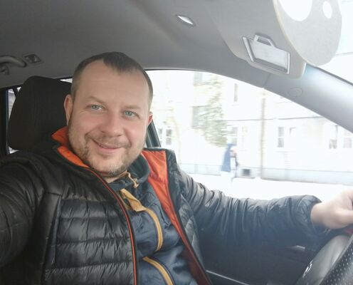 ,   Viktor, 41 ,   ,   
