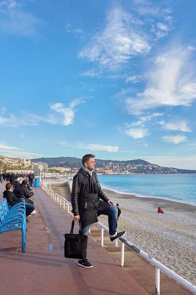  ,   Denis, 40 ,   ,   , c 