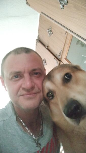  ,   Max, 42 ,   ,   