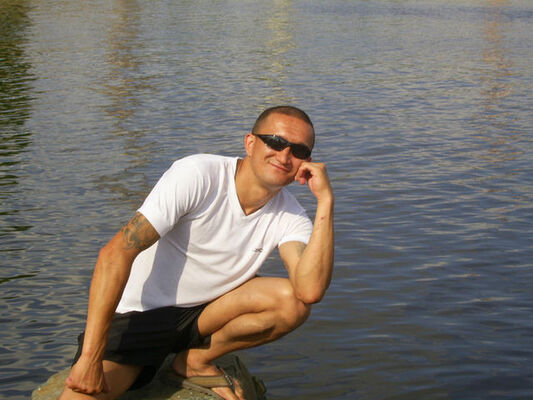 ,   Ruslan, 42 ,   ,   , c 