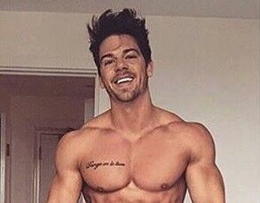  11224757  Kamil, 32 ,    