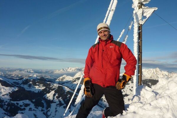  ,   Jiri, 54 ,   ,   , c 
