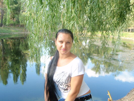  ,   Olena, 44 ,  