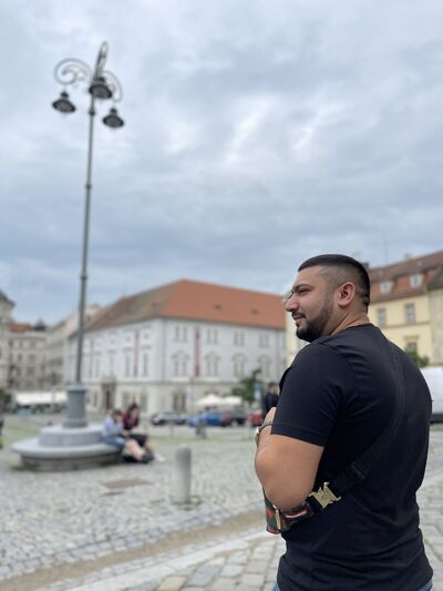  ,   Edem, 33 ,   ,   