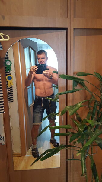  ,   Andrej, 43 ,   ,   , c 
