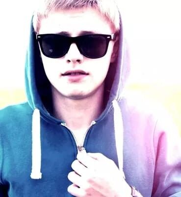  8072347  Borrrya, 37 ,    