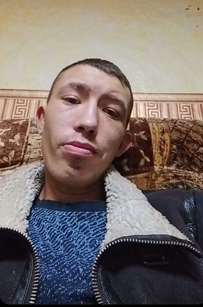  ,   Leonid, 27 ,   ,   