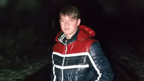 ,   Ian, 32 ,   