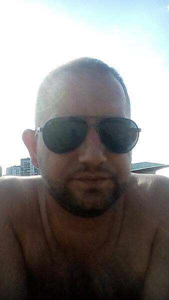  ,   Antony, 42 ,   