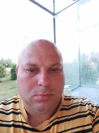  ,   Viktor, 39 ,   ,   