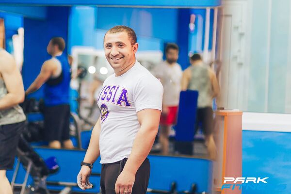  ,   Ruslan, 31 ,   ,   , c , 