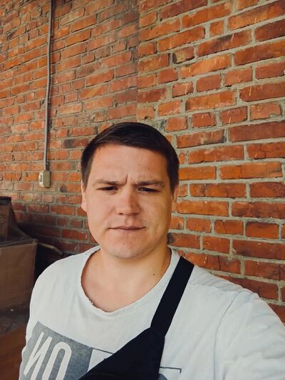  ,   Maxim, 33 ,   ,   