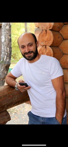  ,   Levon, 33 ,   ,   