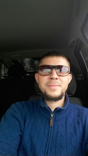  ,   Maksim, 44 ,   