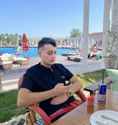 ,   M, 23 ,     , c 