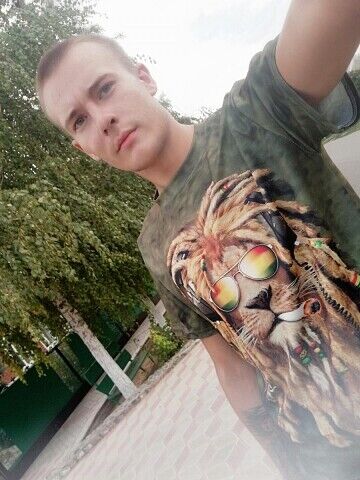  ,   Anton, 26 ,  
