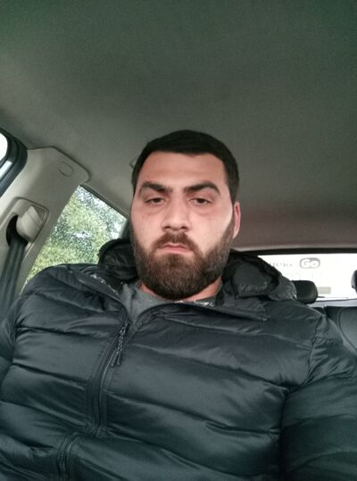  ,   Yanis, 28 ,   ,   