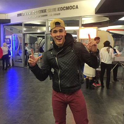  ,   Alex, 37 ,  