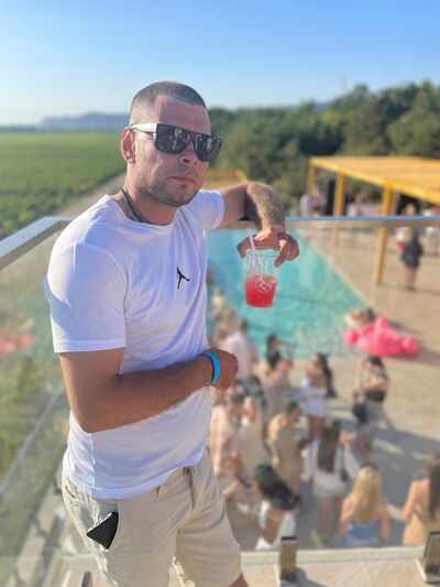  ,   Yarik, 36 ,   ,   