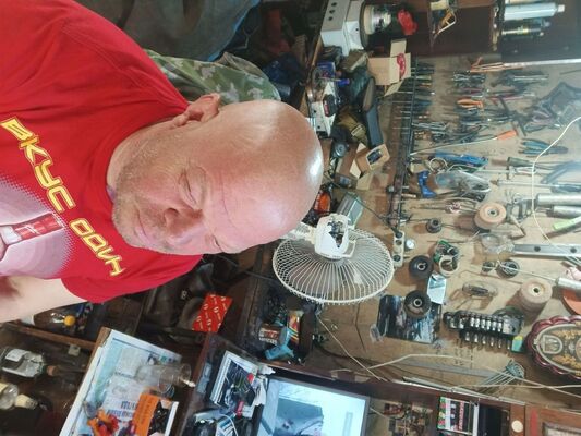  ,   Valery, 60 ,   ,   