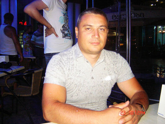  ,   Arik, 49 ,  