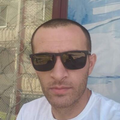  ,   Beka, 37 ,   ,   