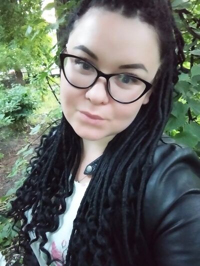  ,   Julia, 34 ,  