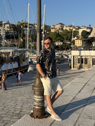  Herceg-Novi,   Maxim, 26 ,   ,   , 