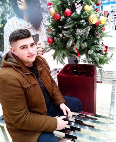  --,   Sergio, 27 ,   ,   