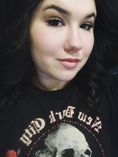  ,   Anna, 24 ,  