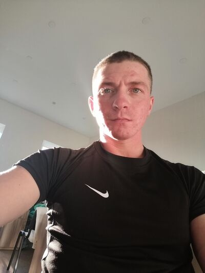  ,   John, 25 ,   ,   , c 