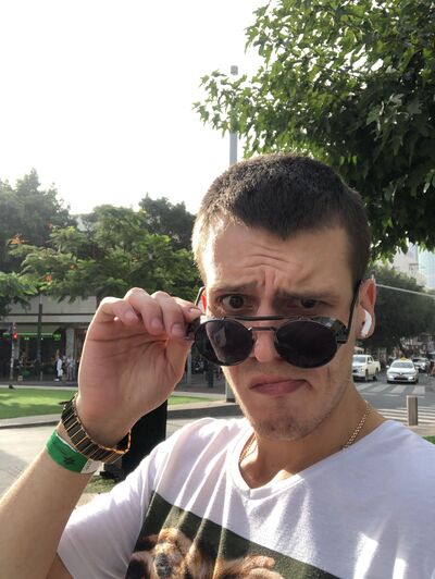  King George,   , 32 ,   ,   