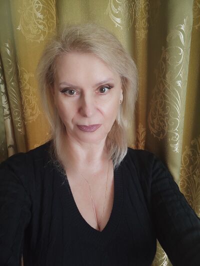  ,   Elena, 61 ,   c 